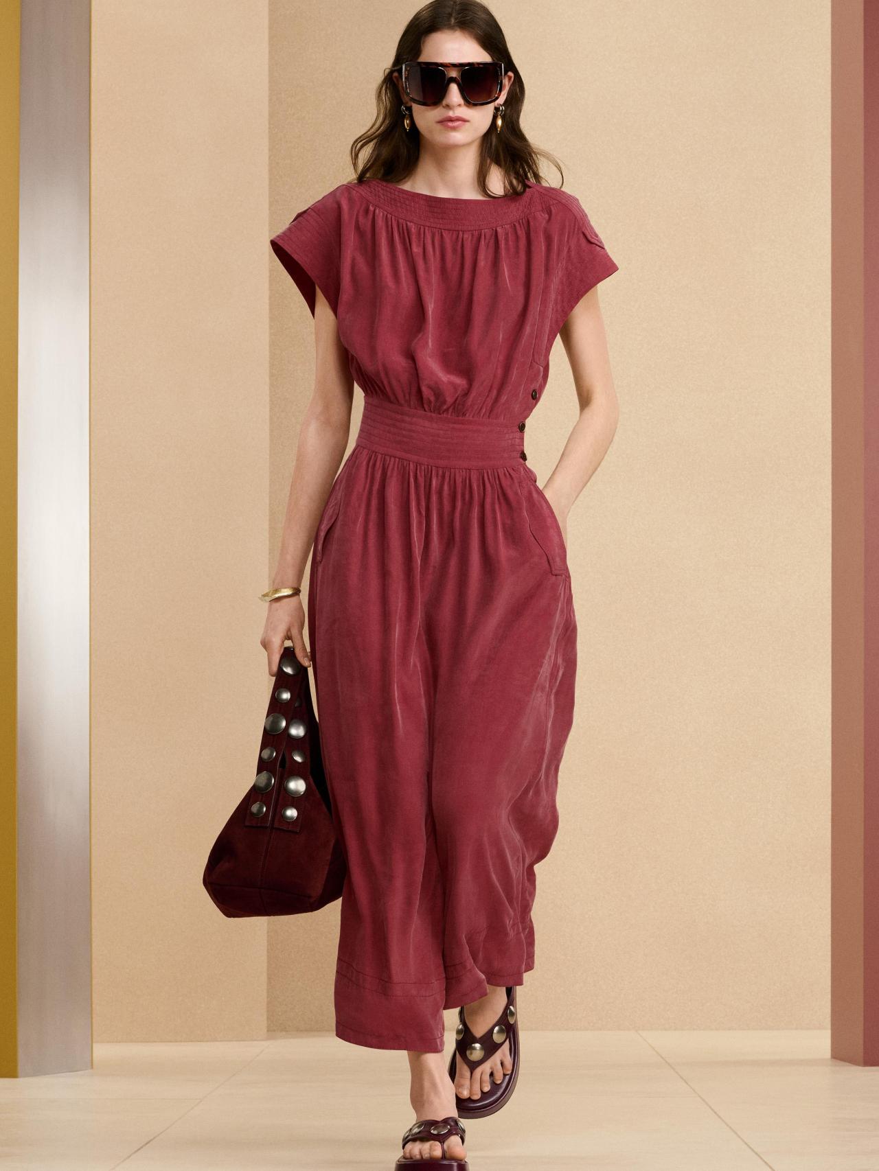 Los acabados lavados aportan profundidad visual.