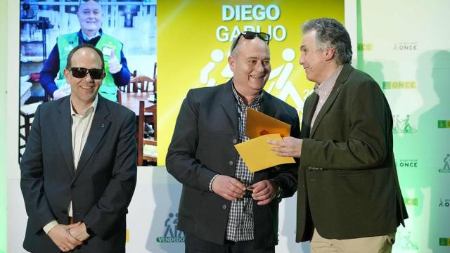 Entrega del galardón a Diego Garijo. Foto: ONCE.