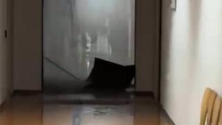 Una tubería de agua caliente explota y causa otro derrumbe de un falso techo en el Hospital de Ourense