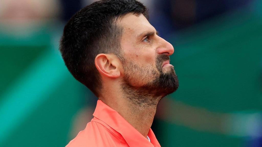 Djokovic se lamenta por su derrota en el Masters 1.000 de Montecarlo.