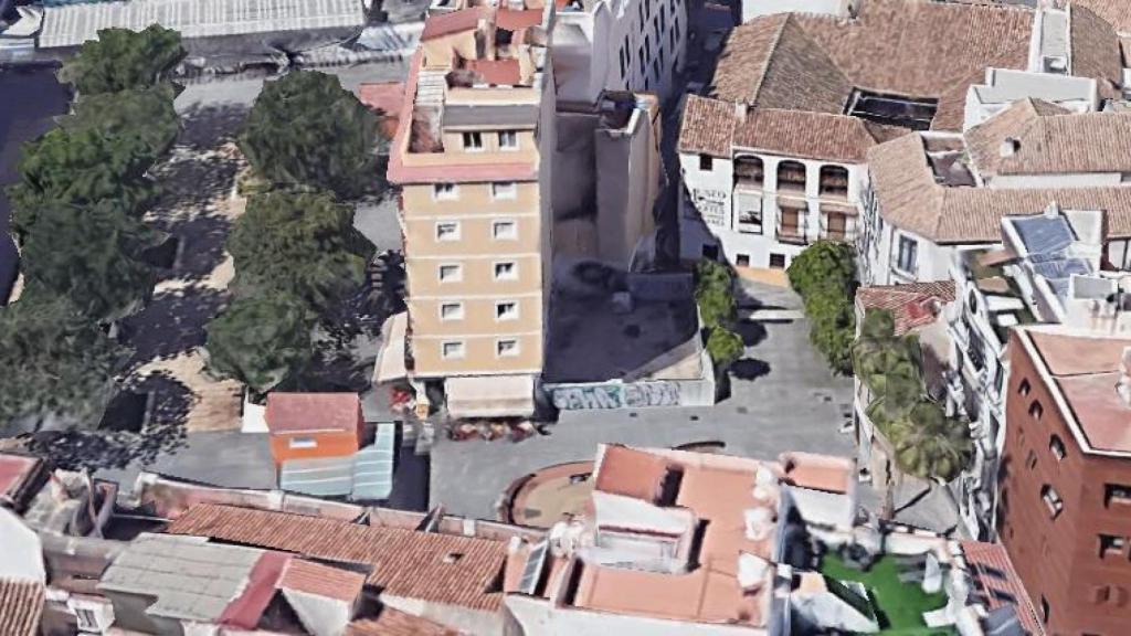 Imagen de la parcela de la Plaza de Camas donde se va a construir la residencia de estudiantes.