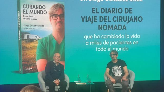 El cirujano Diego González Rivas desata la locura en A Coruña en la presentación de su nuevo libro