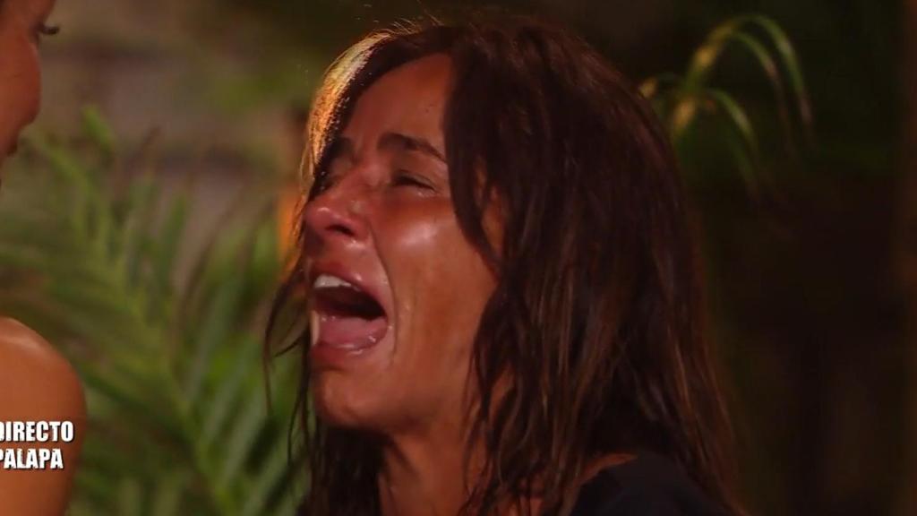 Carmen Alcayde llora completamente desgarrada en 'Supervivientes'.