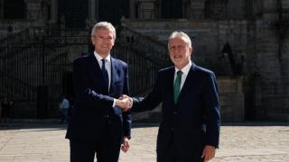 El presidente de la Xunta, Alfonso Rueda, y el ministro de Política Territorial y Memoria Democrática, Ángel Víctor Torres.