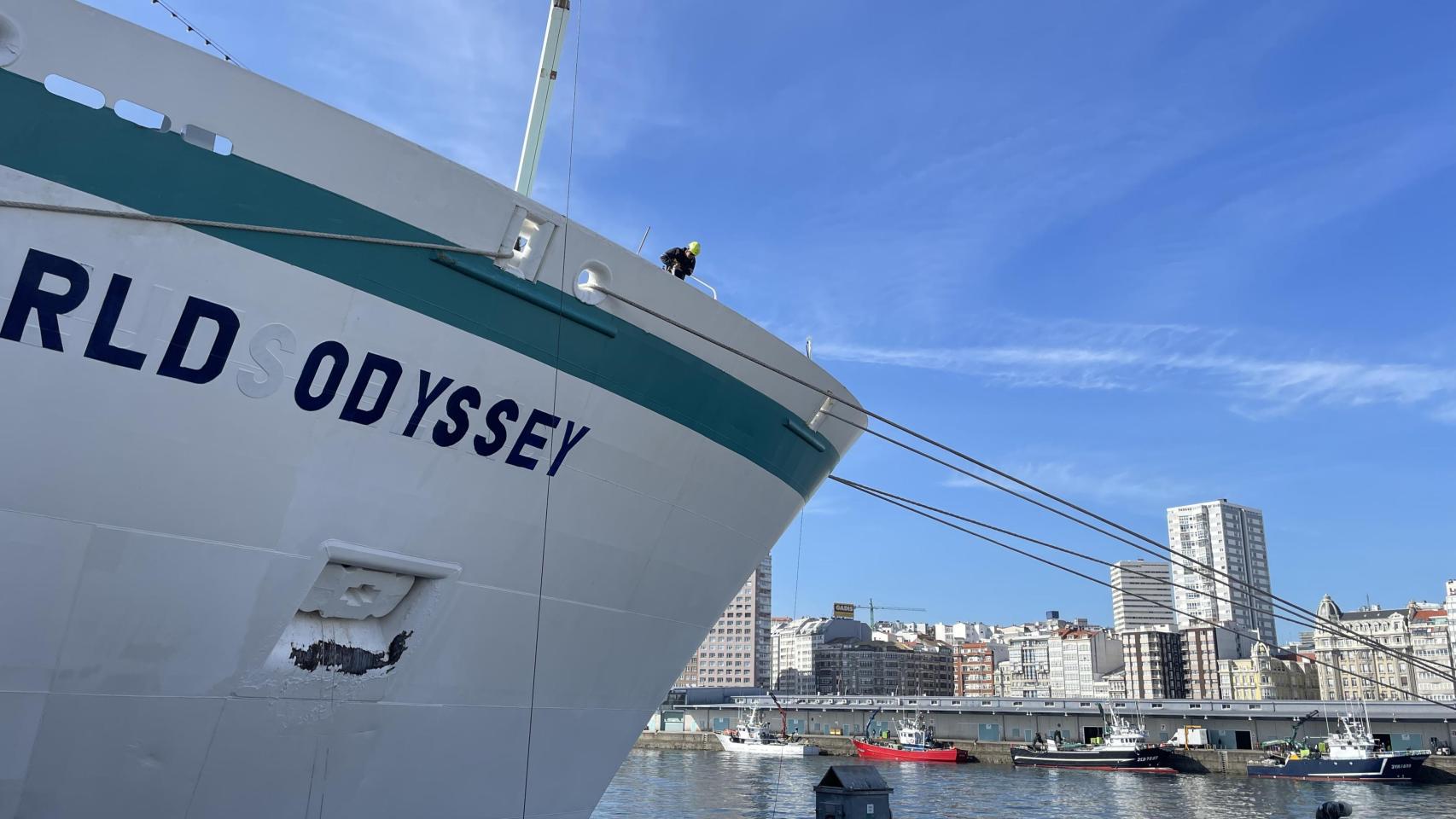 Así es por dentro el crucero World Odyssey que hace parada en A Coruña.