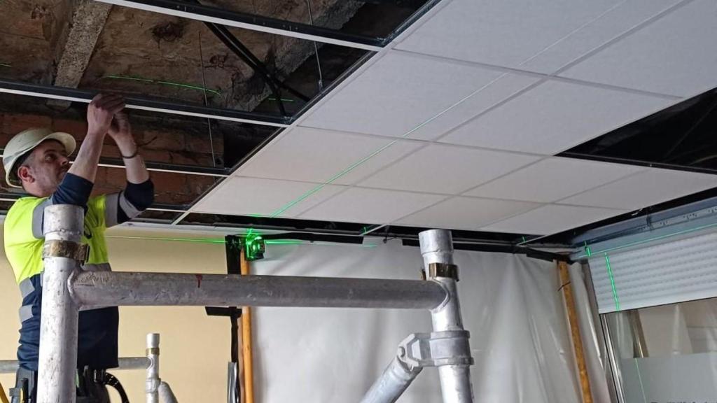 Reforma de los falsos techos del Hospital Materno de Ourense