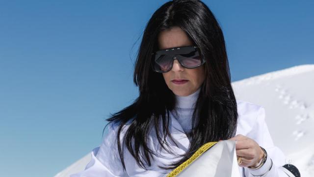 Pilar Dalbat sube a lo más alto con su desfile a 2.700 metros: “Andalucía es el último reducto real de artesanía tradicional del primer mundo”