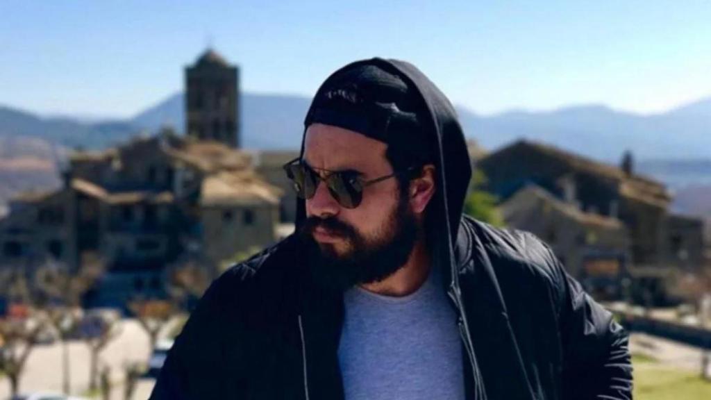 Mario Casas en Aínsa, durante la grabación de 'Bajo la piel del lobo'.