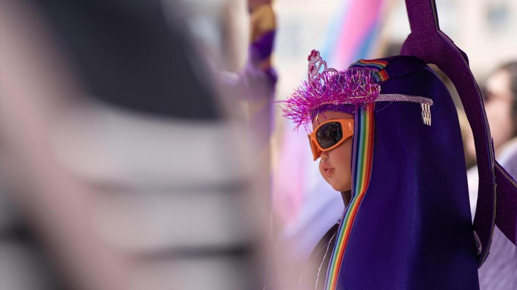 La llamada 'Santina queer', que procesionó el pasado 8-M en Gijón (Asturias).