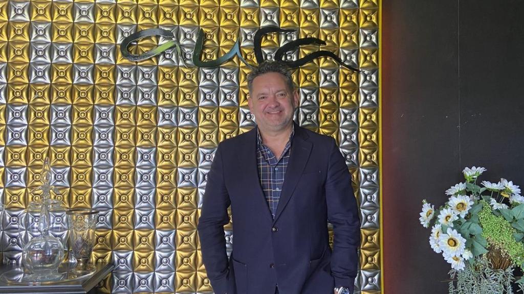 Iván Acedo en su restaurante Aura.