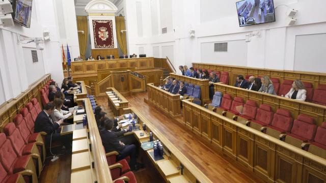 Imagen de archivo de un pleno de las Cortes. Foto: Cortes CLM.