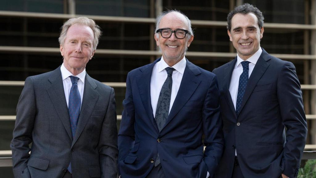 Javier Fontcuberta, nuevo consejero delegado de Cuatrecasas, Rafael Fontana, presidente no ejecutivo, y Luis Pérez de Ayala.