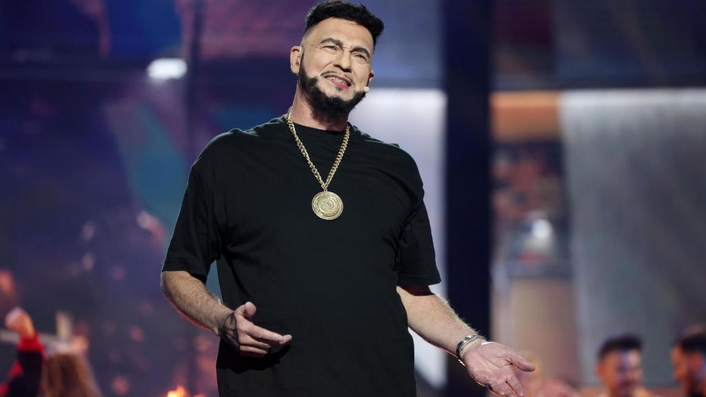 Bertín Osborne como Omar Montes en 'Tu cara me suena'.