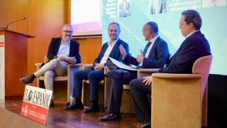 Alberto Andrés Alonso, director de desarrollo de proyectos de hidrógeno en Redexis; Alfonso Horrillo Güemes, responsable del Departamento de Energía en CIDAUT. Coordinador del Master en Energía de la Universidad de Valladolid; Noé Martín García, CEO de Grupo Collosa en el III Foro de Energía: la energía limpia, el modelo de éxito y sostenibilidad de Castilla y León