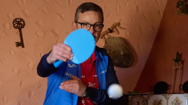 Paco Quiñones es campeón del mundo de tenis de mesa para personas con párkinson.