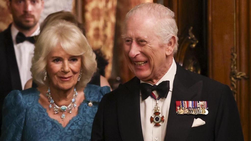 Carlos III y Camila en la cena de gala en Italia.