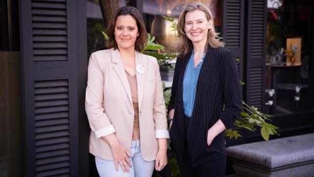 Christine Hodgdon y Raquel Campoy, pacientes de cáncer de mama metastásico y activistas.