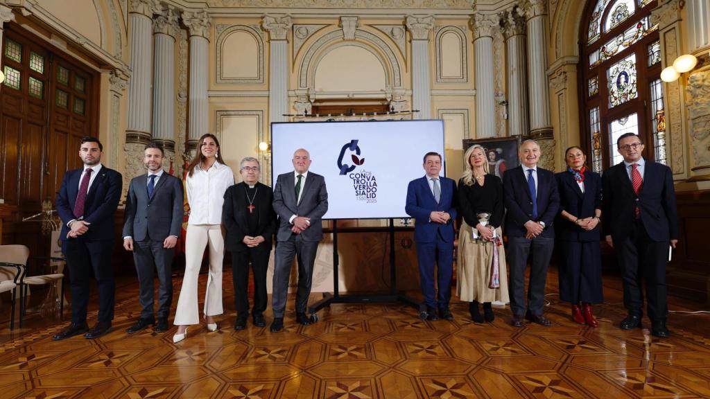 El alcalde de Valladolid, Jesús Julio Carnero, anuncia la constitución de la Comisión Organizadora del 475 Aniversario de la Controversia de Valladolid
