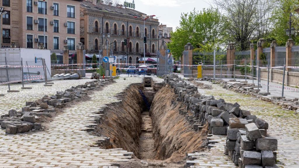 Unas obras en la estación de tren de Toledo sacan a la luz un muro que podría ser romano.