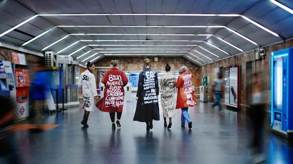 L'Oréal Paris presenta la campaña 'Stand Up contra el Acoso Callejero'.