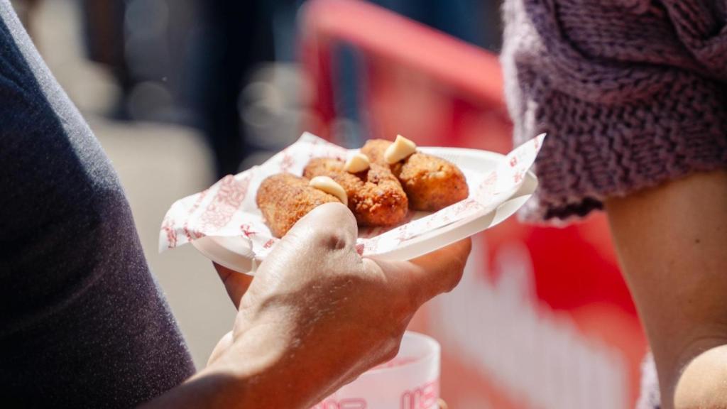 Imagen de las mejores croquetas de Valencia, hechas de rabo de toro al Pedro Ximénez por Sibarita. EE