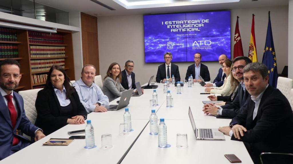 Un momento del encuentro de trabajo con altos cargos de multinacionales tecnológicas para seguir avanzando en la Estrategia de IA de la Región.