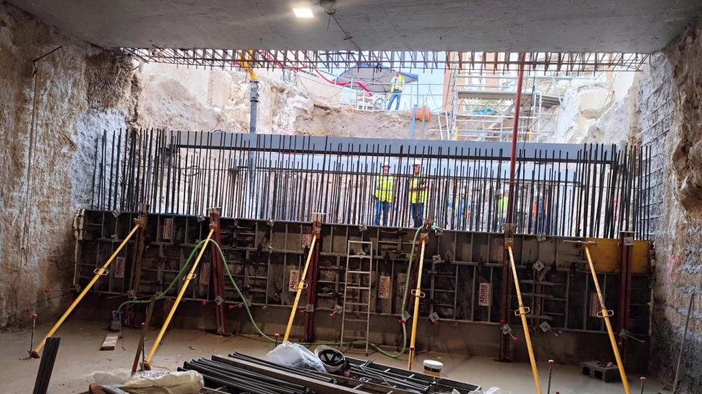Interior del minitúnel ya excavado en el tramo del Metro de Málaga de la calle Hilera.