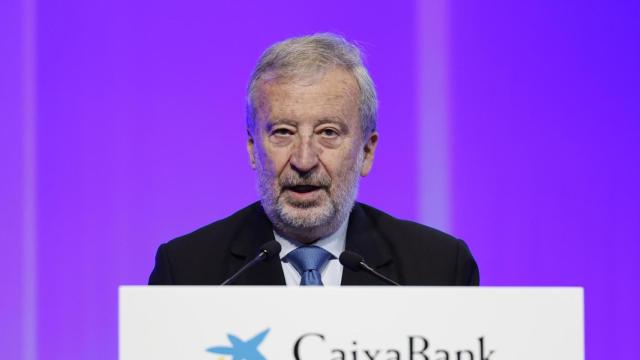 El presidente de CaixaBank, Tomás Muniesa, en la Junta General de Accionistas de este viernes. Ana Escobar / Efe