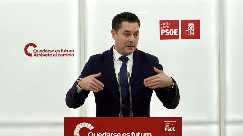 El secretario de Organización del PSOE de Castilla y León, Daniel de la Rosa, durante su rueda de prensa de este viernes