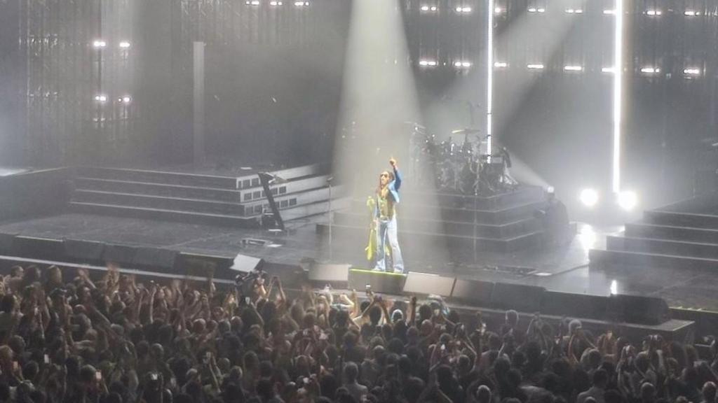 Kravitz, solo en el escenario, al final del concierto de A Coruña.