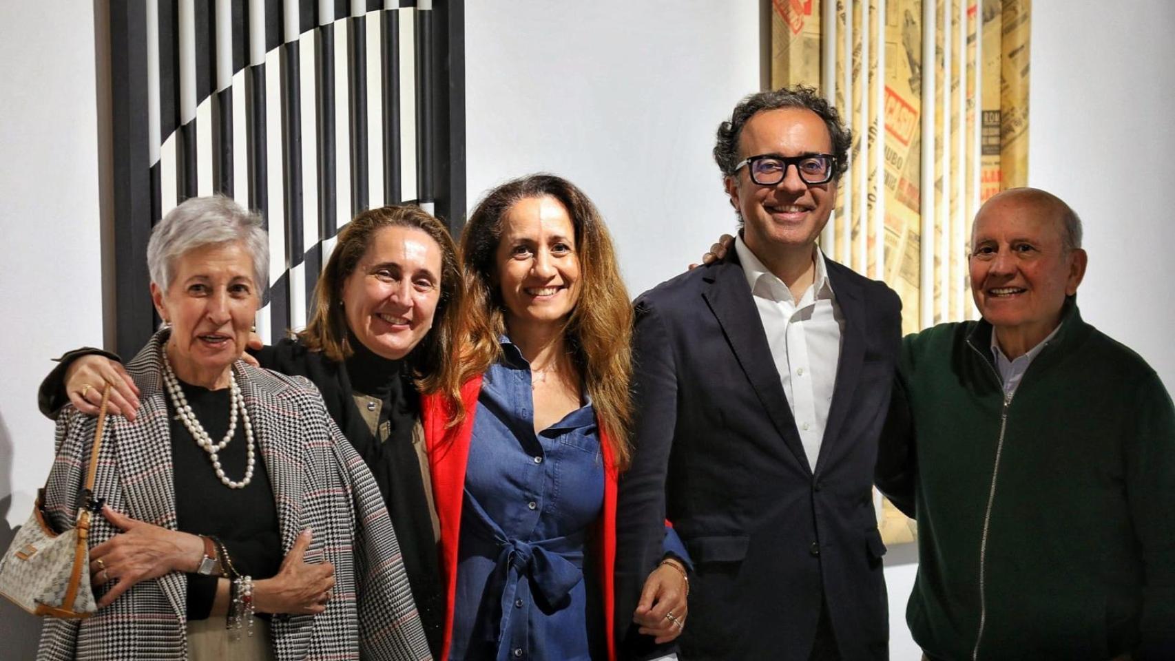 Amigos, familia y autoridades acompañan a Enrique Perezagua en la inauguración de su primera exposición: todas las fotos