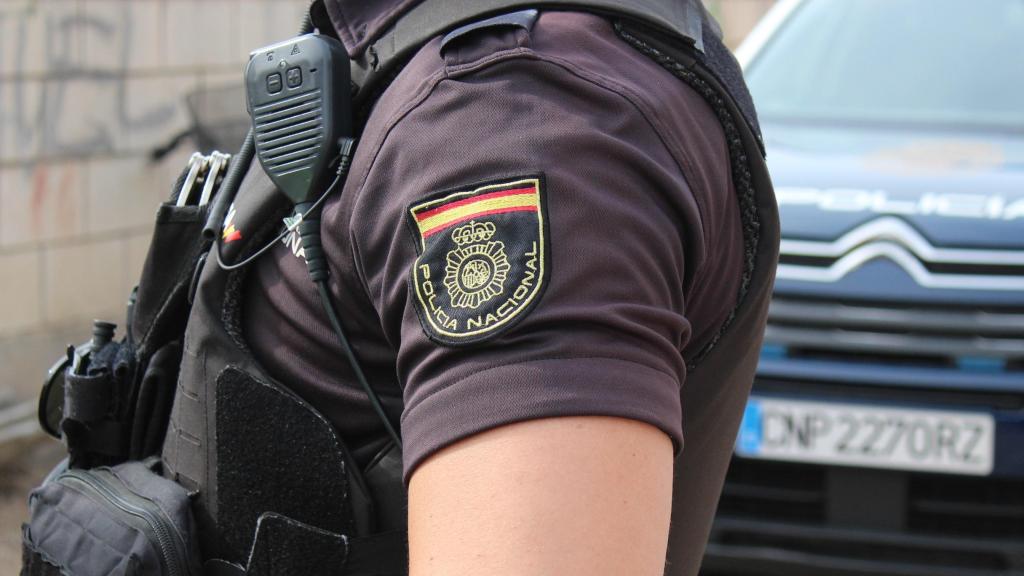 Agente de la Policía Nacional en Valencia. Policía Nacional