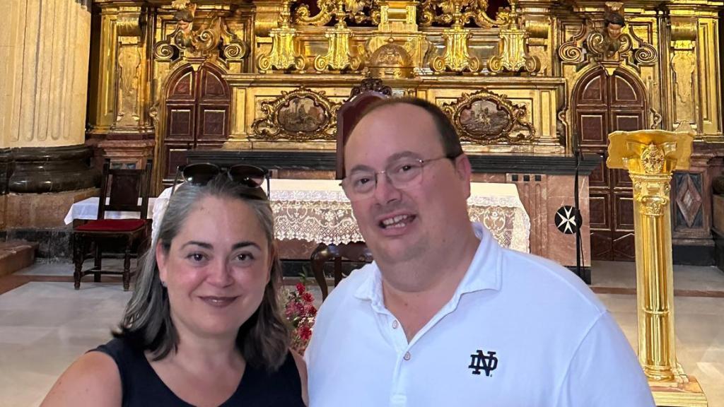 Con la mirada puesta en el cielo.