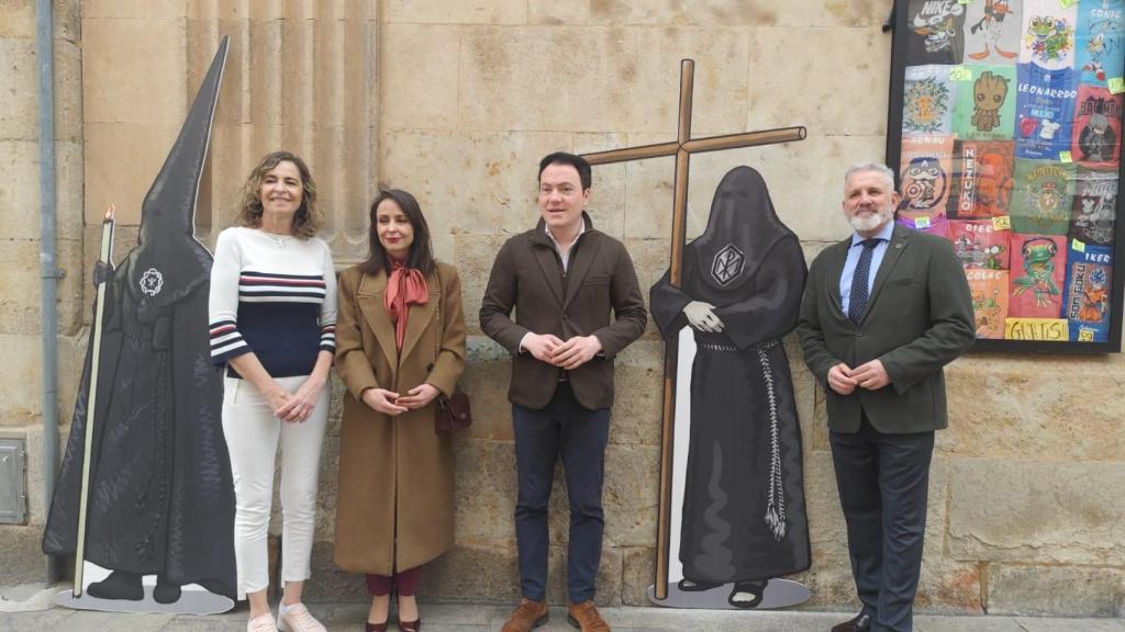 Ilustraciones de las cofradías en la calle Rúa