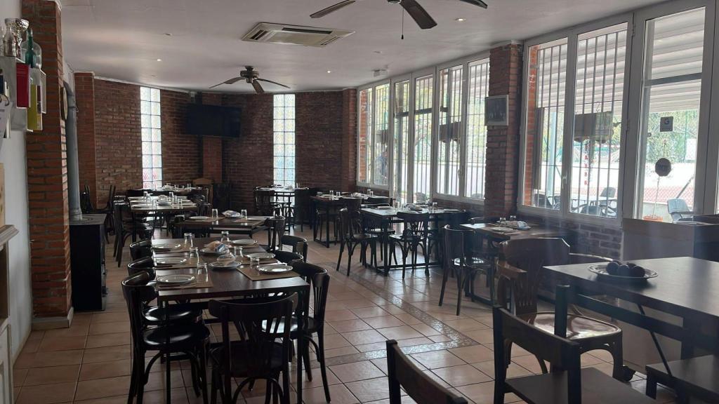 El interior del bar L'Om.