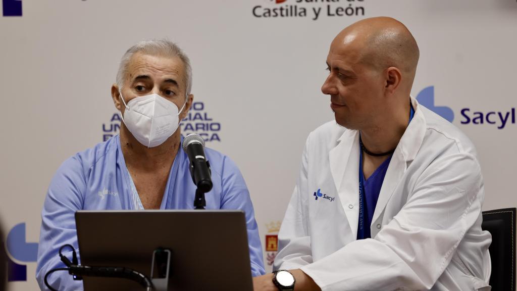Uno de los pacientes durante la presentación de los resultados del programa de transplante pulmonar en el Hospital de Salamanca