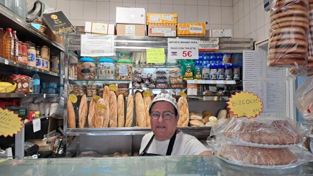 Begoña Bravo en su panadería