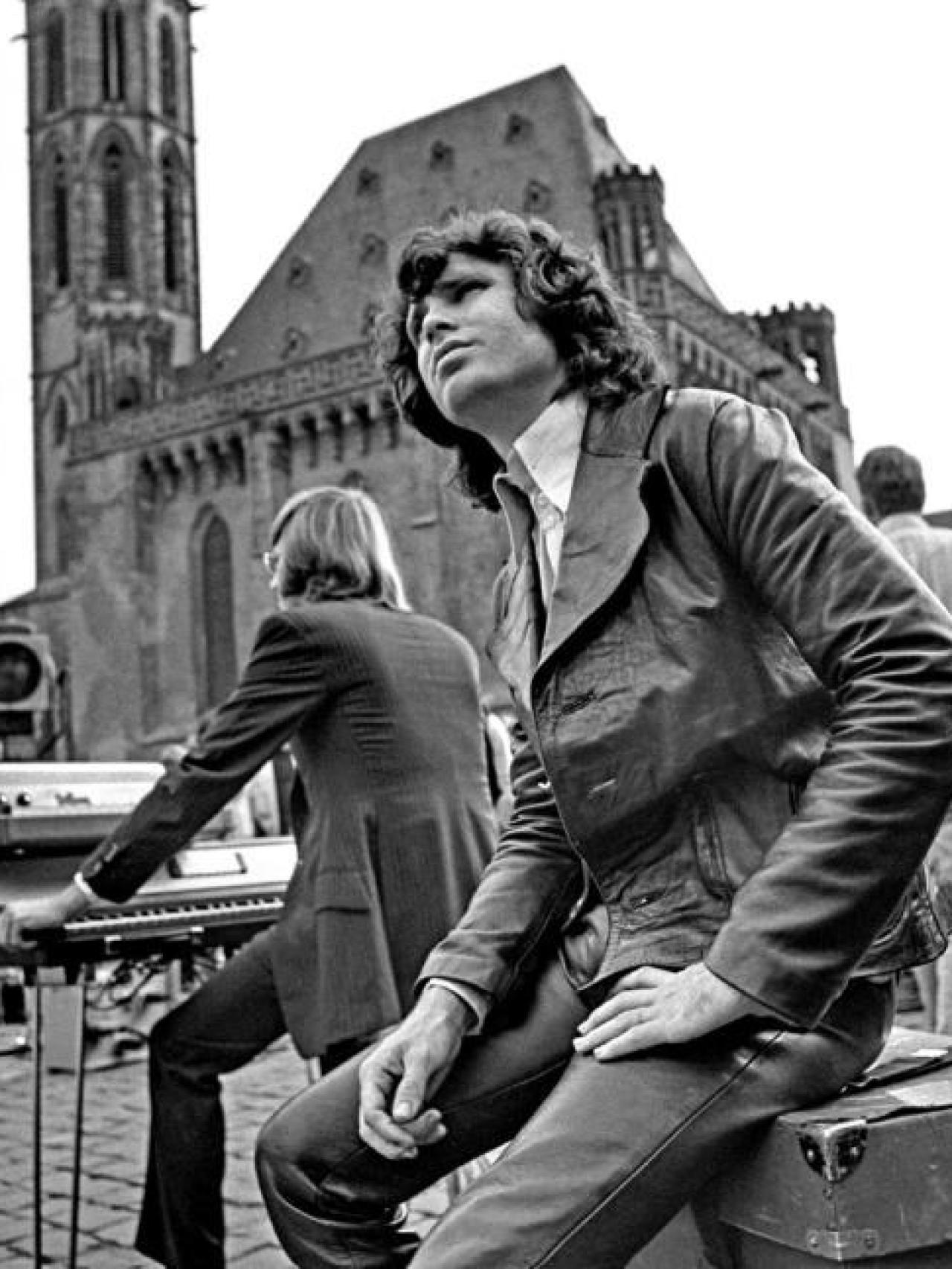 Morrison durante su gira europea en 1968