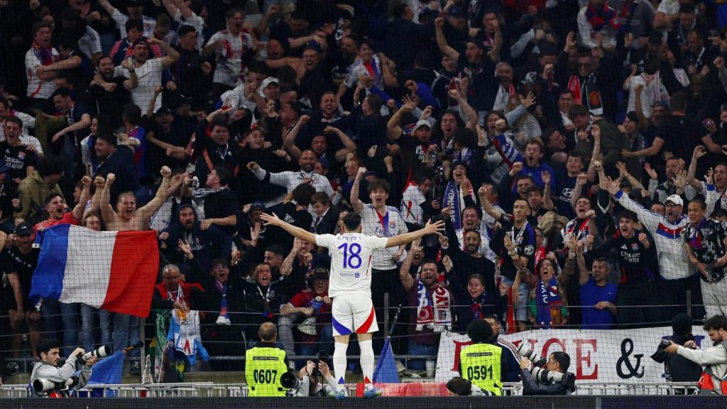 Cherki celebra su gol en el último minuto contra el United.