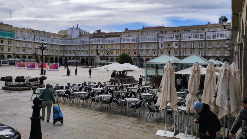 Terrazas cubiertas y descubiertas en la plaza María Pita de A Coruña.