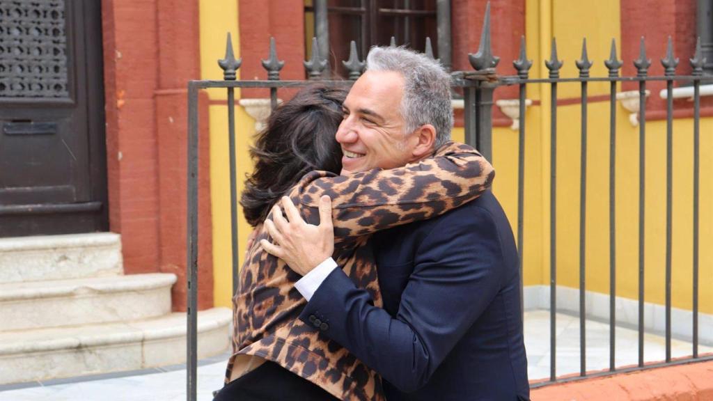 Elías Bendodo, en su visita a Carratraca.