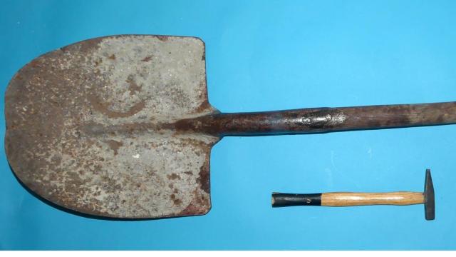 La Policía Nacional detiene a tres personas en Ourense por agredir a un hombre con una pala y un martillo