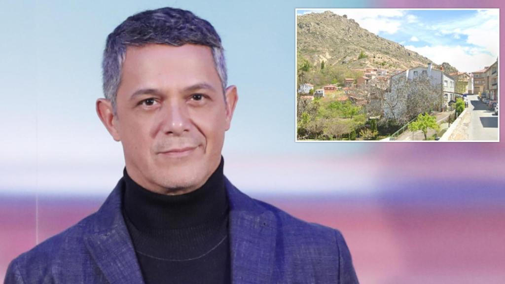 Alejandro Sanz junto a una imagen de Navalacruz (Ávila)