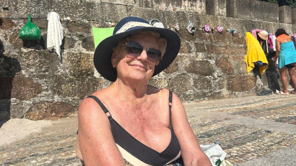 Golfiña de Riazor en la playa.