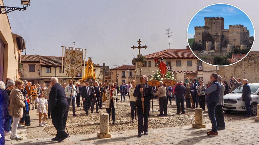 Procesión de Semana Santa en Ampudia junto a una imagen del castillo
