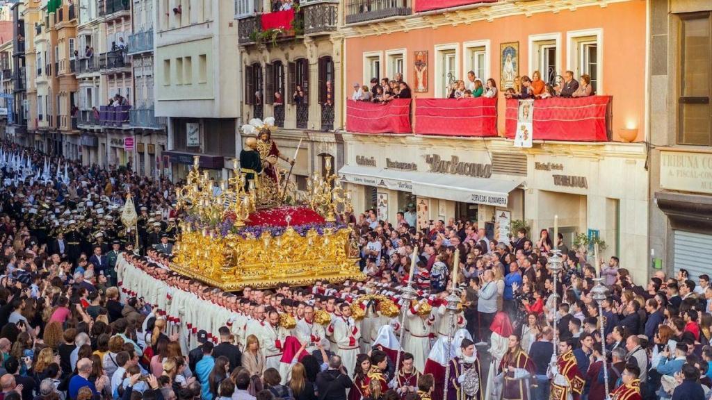 Una de las procesiones en Málaga capital.