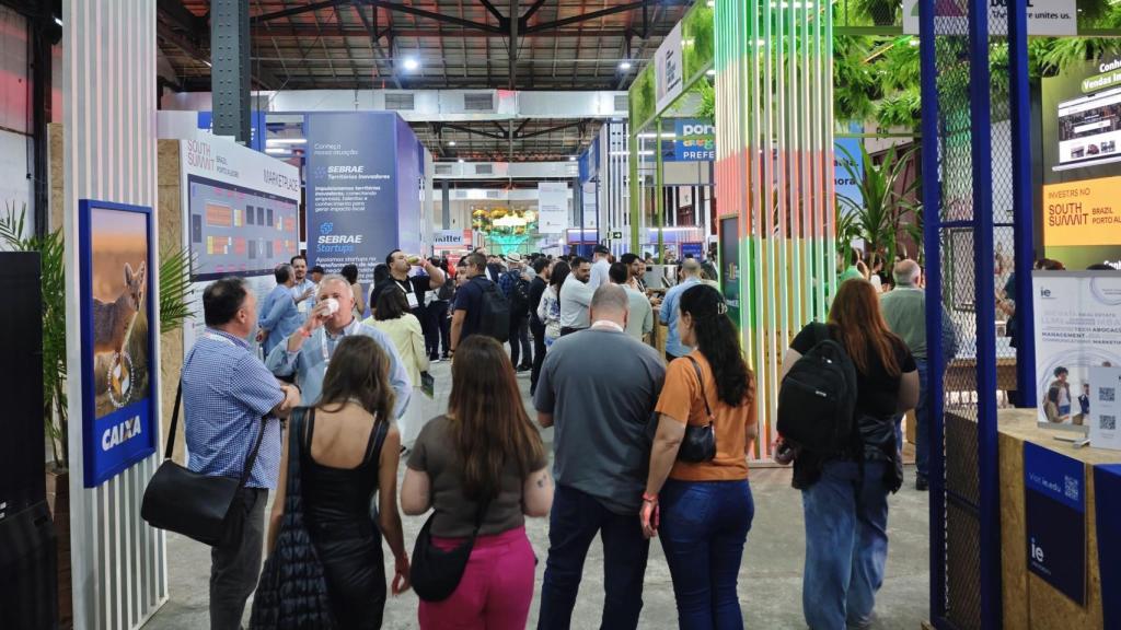 El 'marketplace' de South Summit Brasil donde startups e inversores tienen sus expositores.