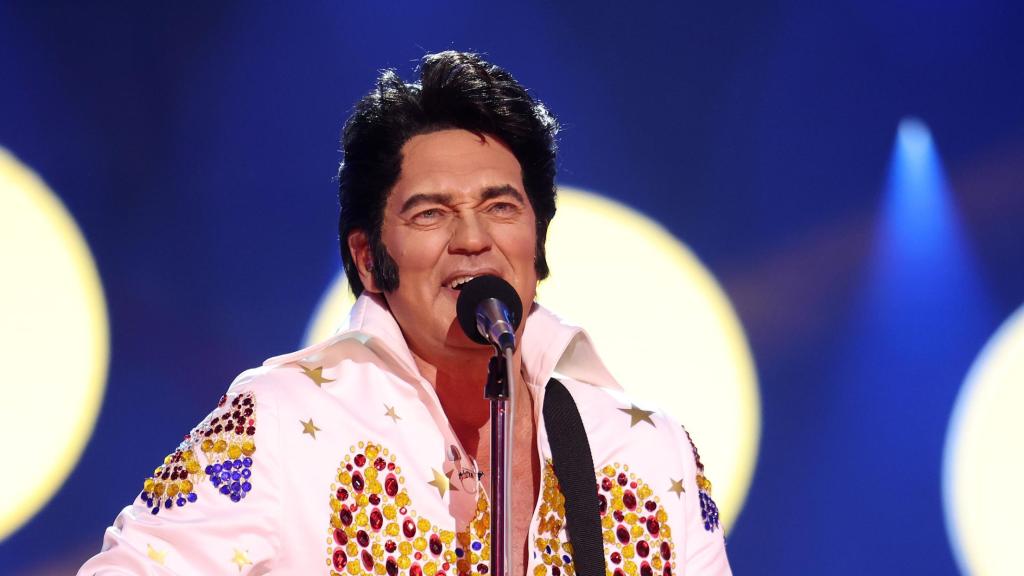 Bertín Osborne como Elvis en 'TCMS'.