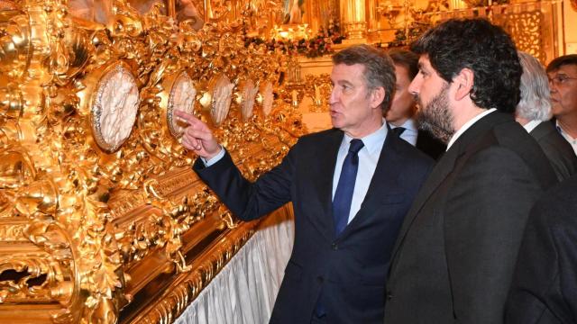 El líder del PP, Alberto Núñez Feijóo, junto a Fernando López Miras en Lorca