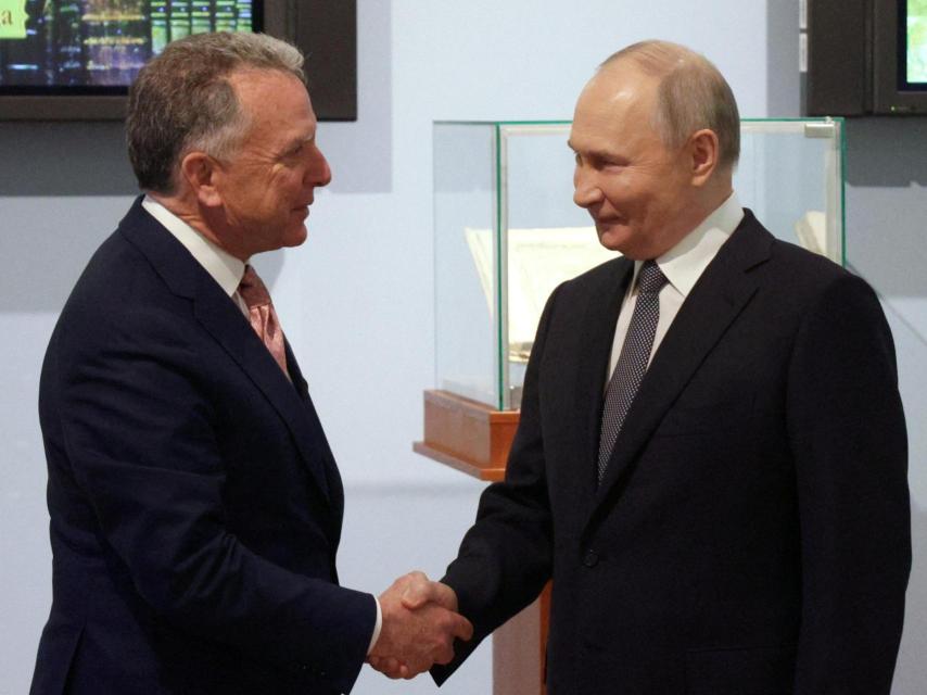 El presidente ruso, Vladímir Putin, se reúne con el enviado especial del presidente estadounidense, Donald Trump, Steve Witkoff, en San Petersburgo, Rusia, 11 de abril de 2025.